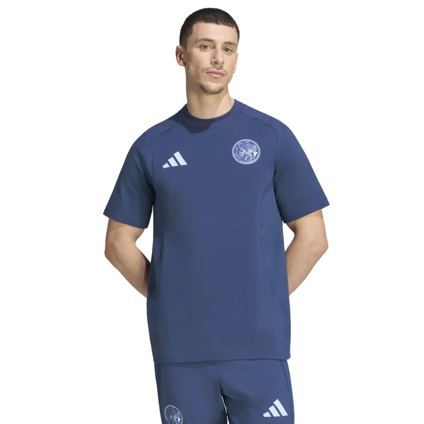 adidas Ajax Tiro Travel T-Shirt 2026-2027 Donkerblauw Lichtblauw