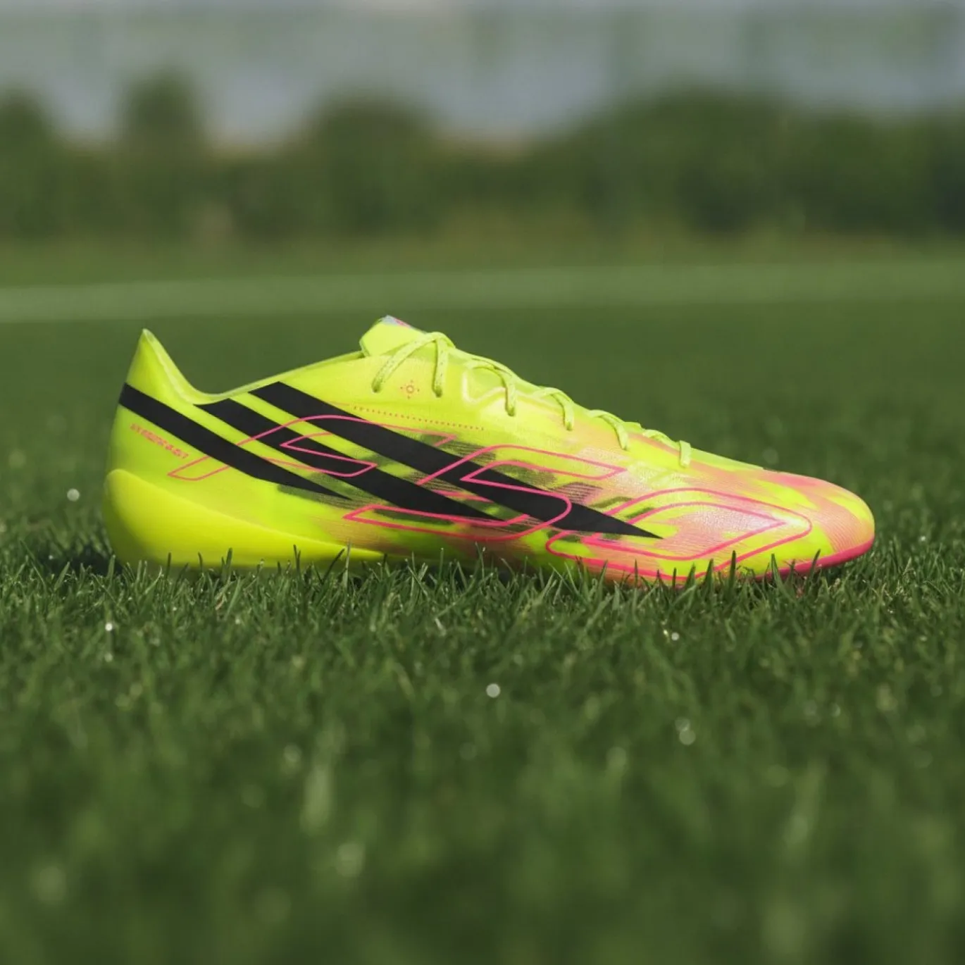 adidas F50 Hyperfast EVO Too Light Gras Voetbalschoenen (FG) Neongeel Zwart Roze