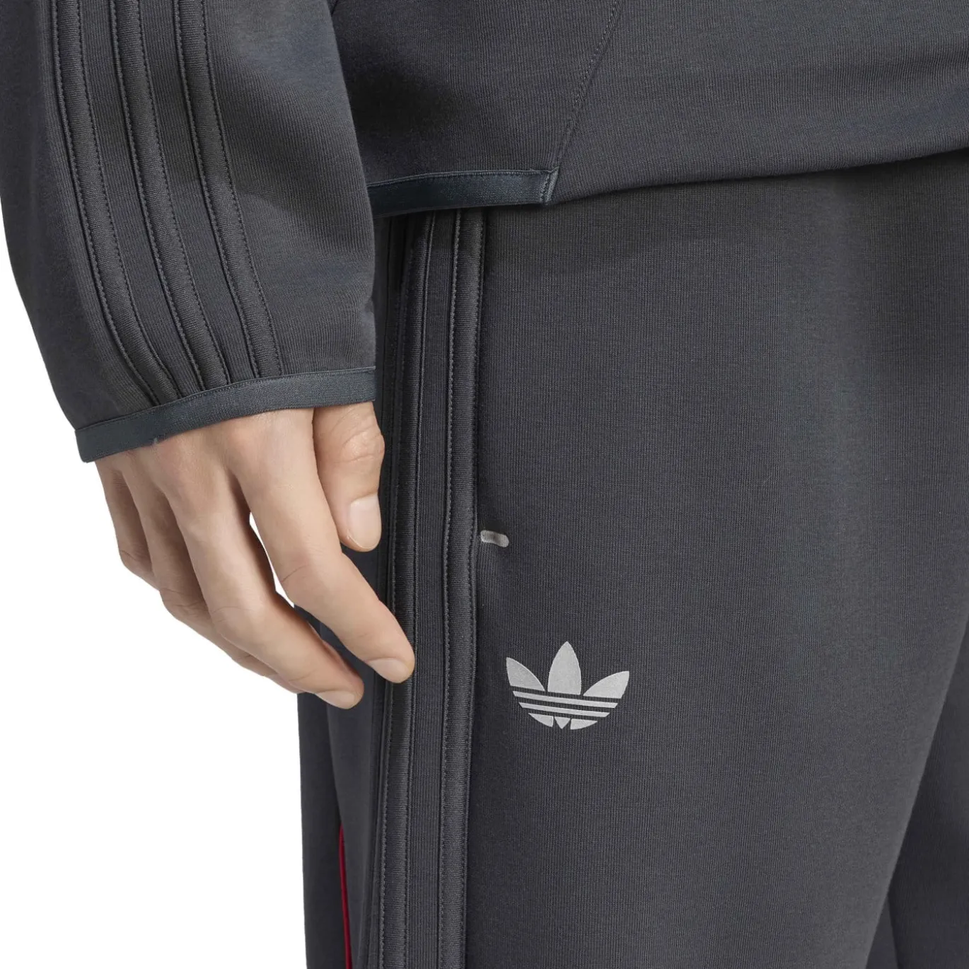adidas Liverpool Originals Trainingsbroek Donkergrijs Rood Zilver