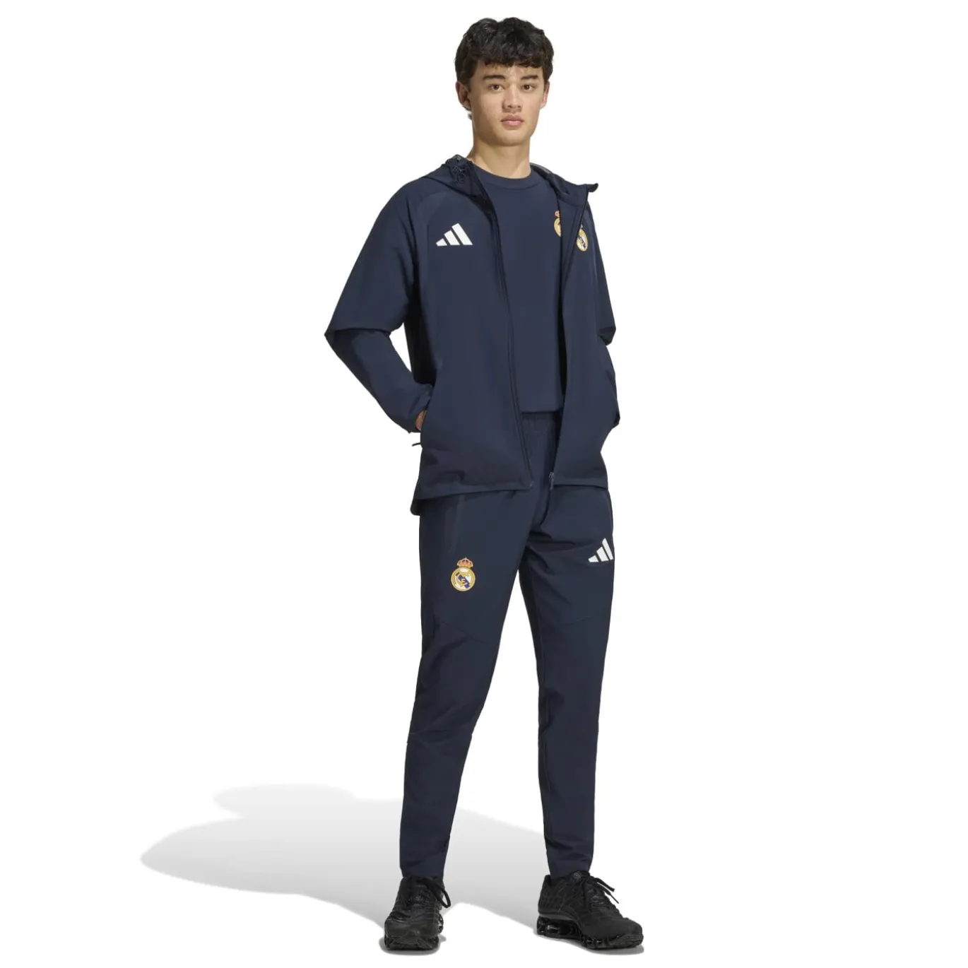 adidas Real Madrid Tiro Travel Trainingsbroek 2026-2027 Donkerblauw Wit