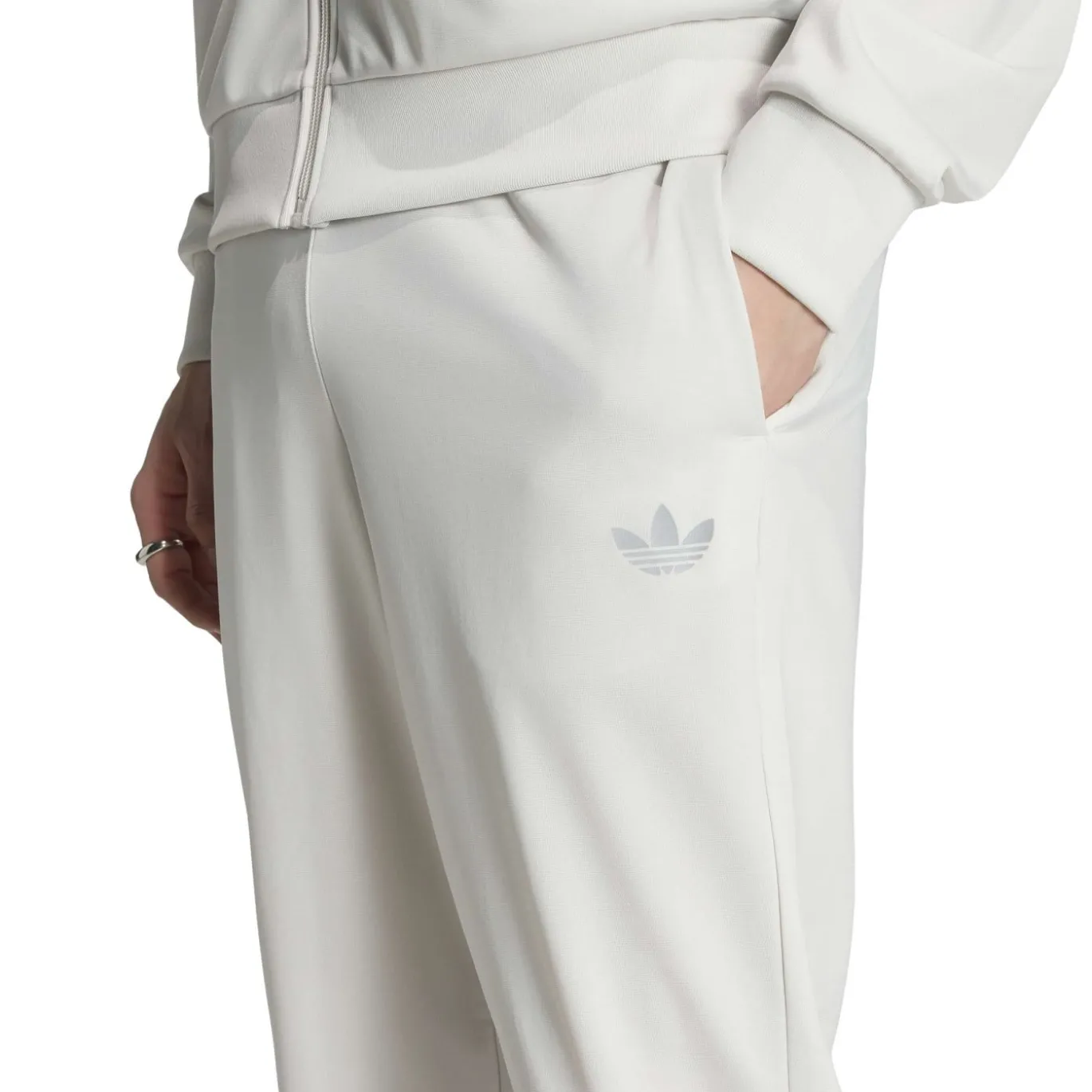 adidas Tech Essential Trainingspak Lichtgrijs Zilver