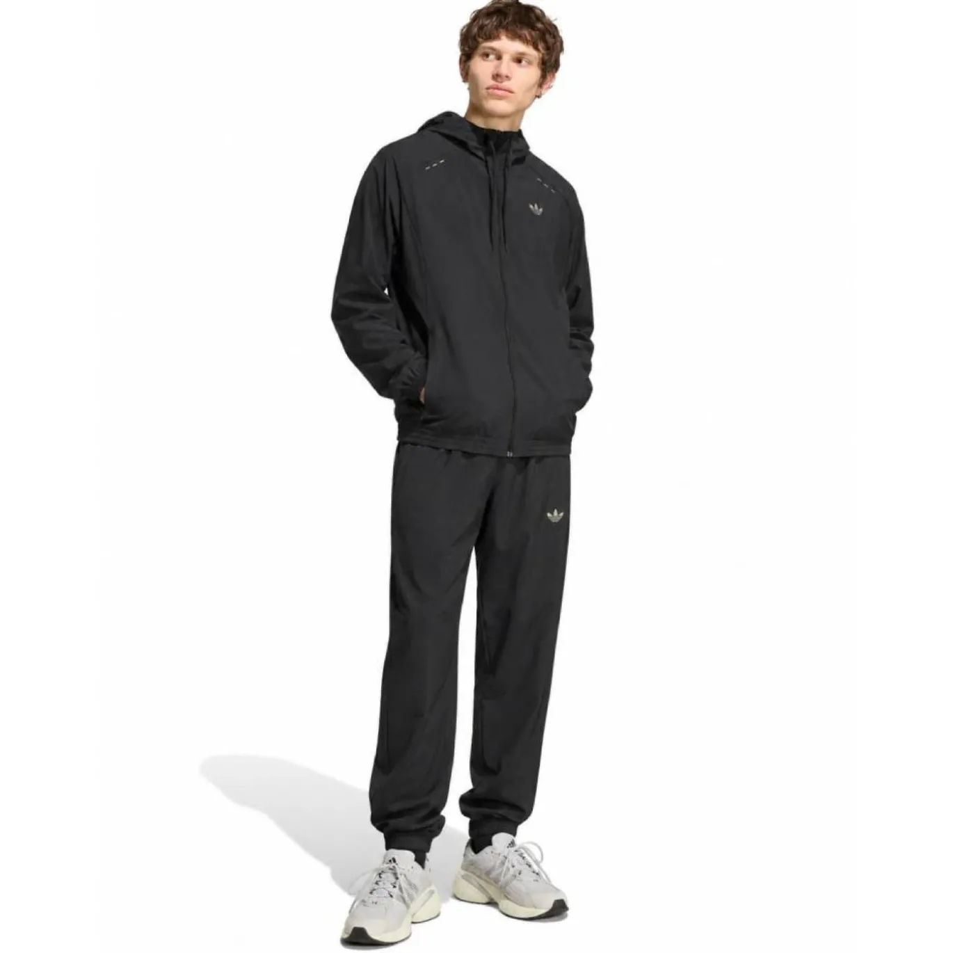 adidas Tech Essential Woven Trainingspak Zwart Zilver