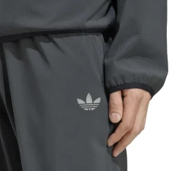 adidas Tech Trefoil Essential Woven Trainingsbroek Donkergrijs Zilver