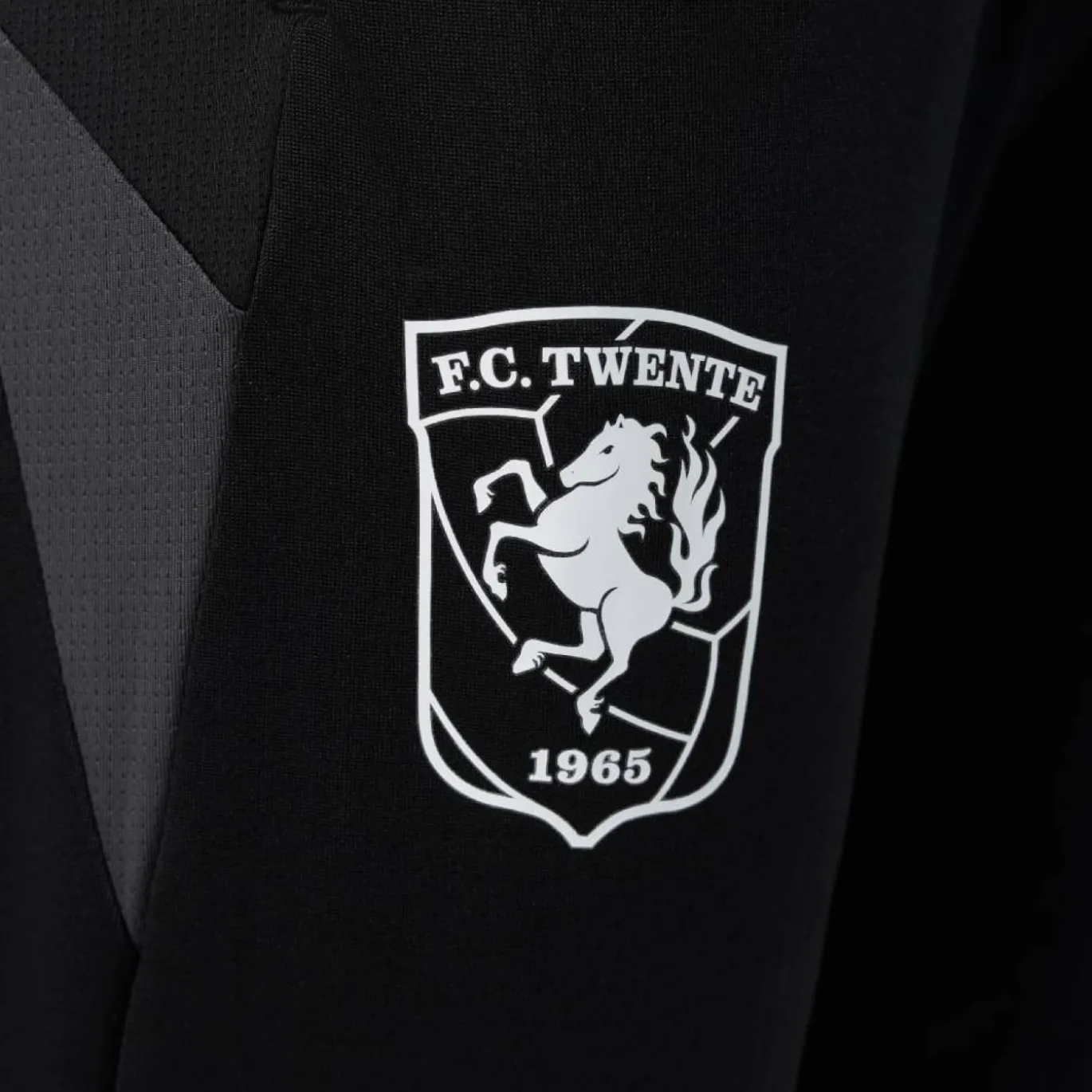 Castore FC Twente Trainingspak 1/4-Zip 2026-2027 Kids Donkergrijs Zwart
