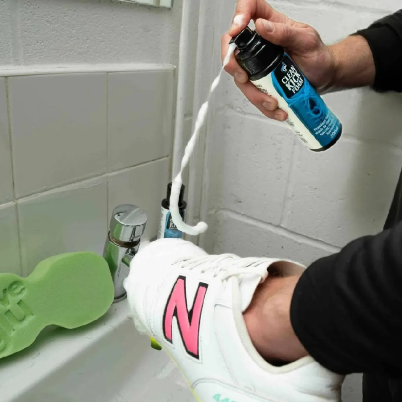 Gloveglu Clean Kick Foam Spray 200ML