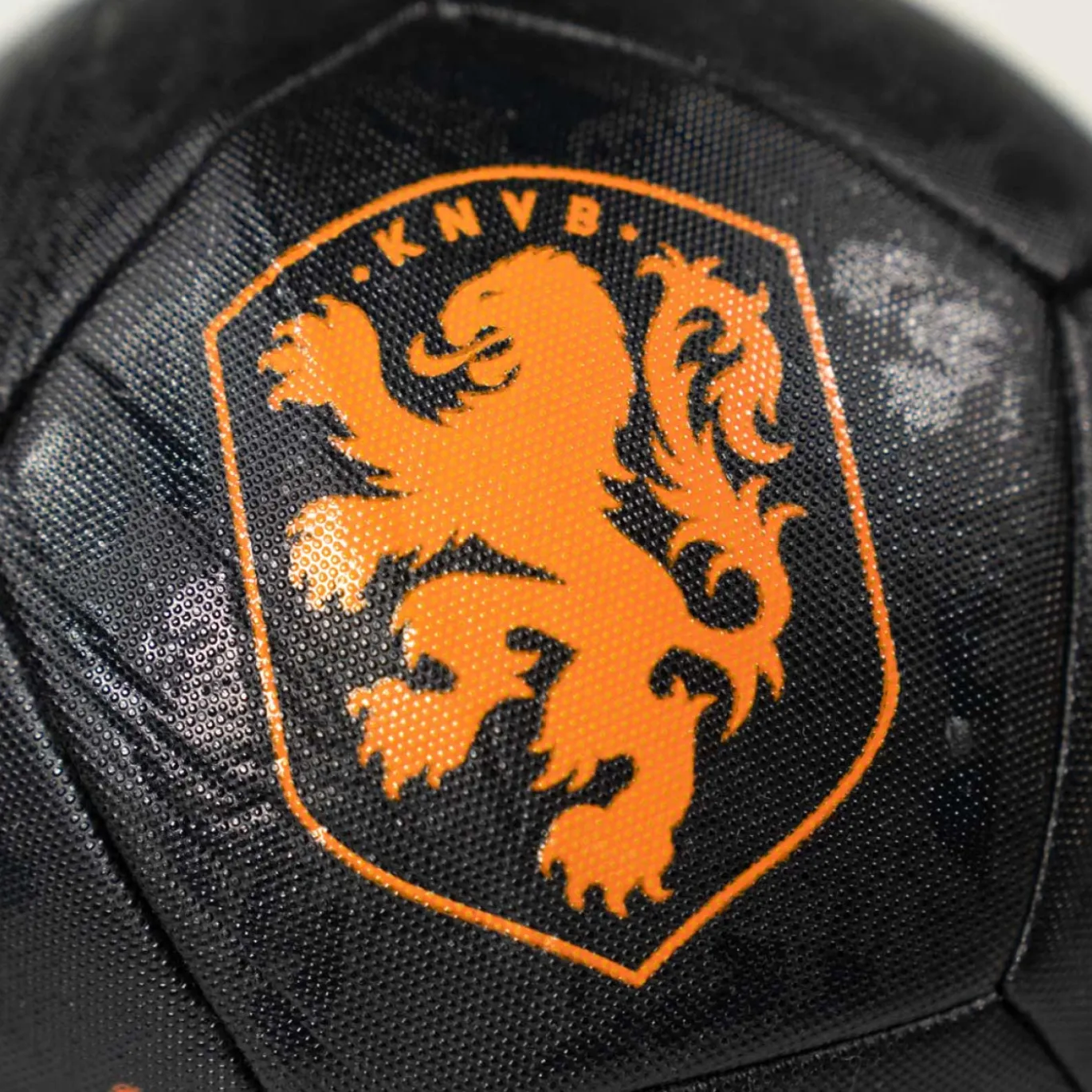 KNVB Logo Voetbal Maat 5 Zwart Oranje