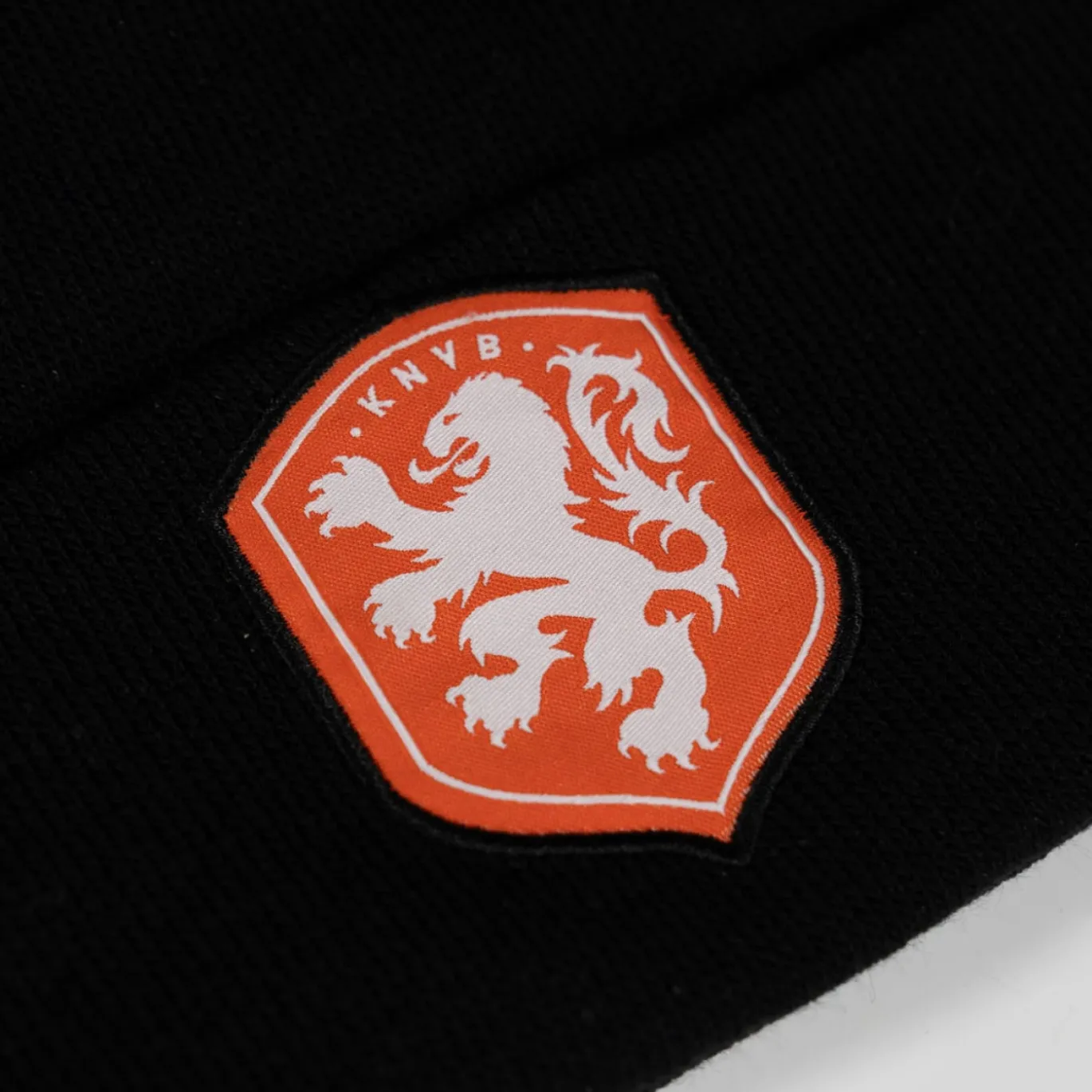 KNVB Muts Logo Zwart Oranje Wit