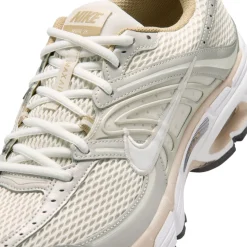 Nike Air Max Moto 2K Sneakers Beige Creme Wit Zilvergrijs