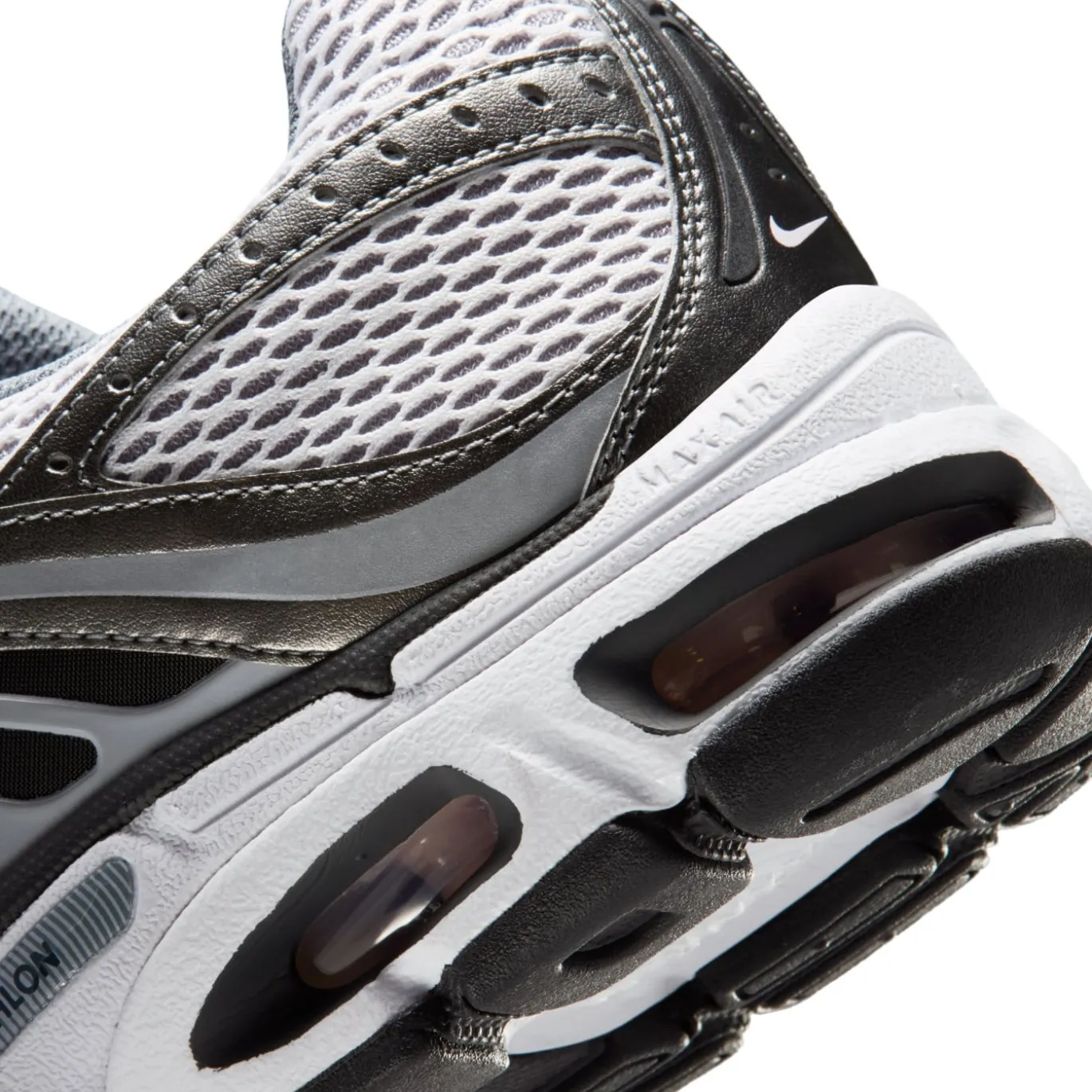 Nike Air Max Moto 2K Sneakers Grijs Wit Zilvergrijs Zwart