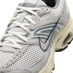 Nike Air Max Moto 2K Sneakers Grijs Zilvergrijs Coconut Milk Summit White