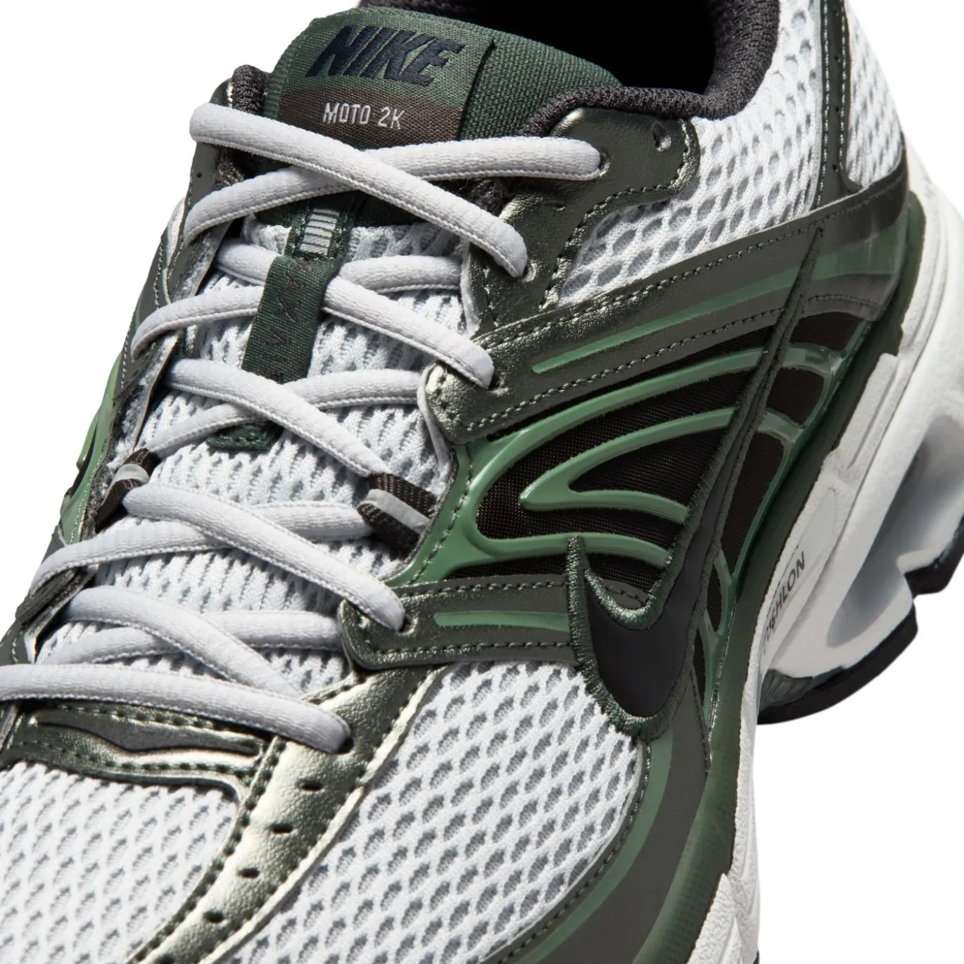 Nike Air Max Moto 2K Sneakers Wit Camogroen Zwart Metallic Silver