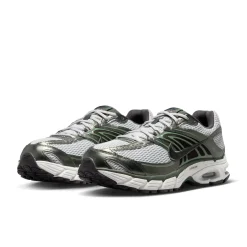 Nike Air Max Moto 2K Sneakers Wit Camogroen Zwart Metallic Silver