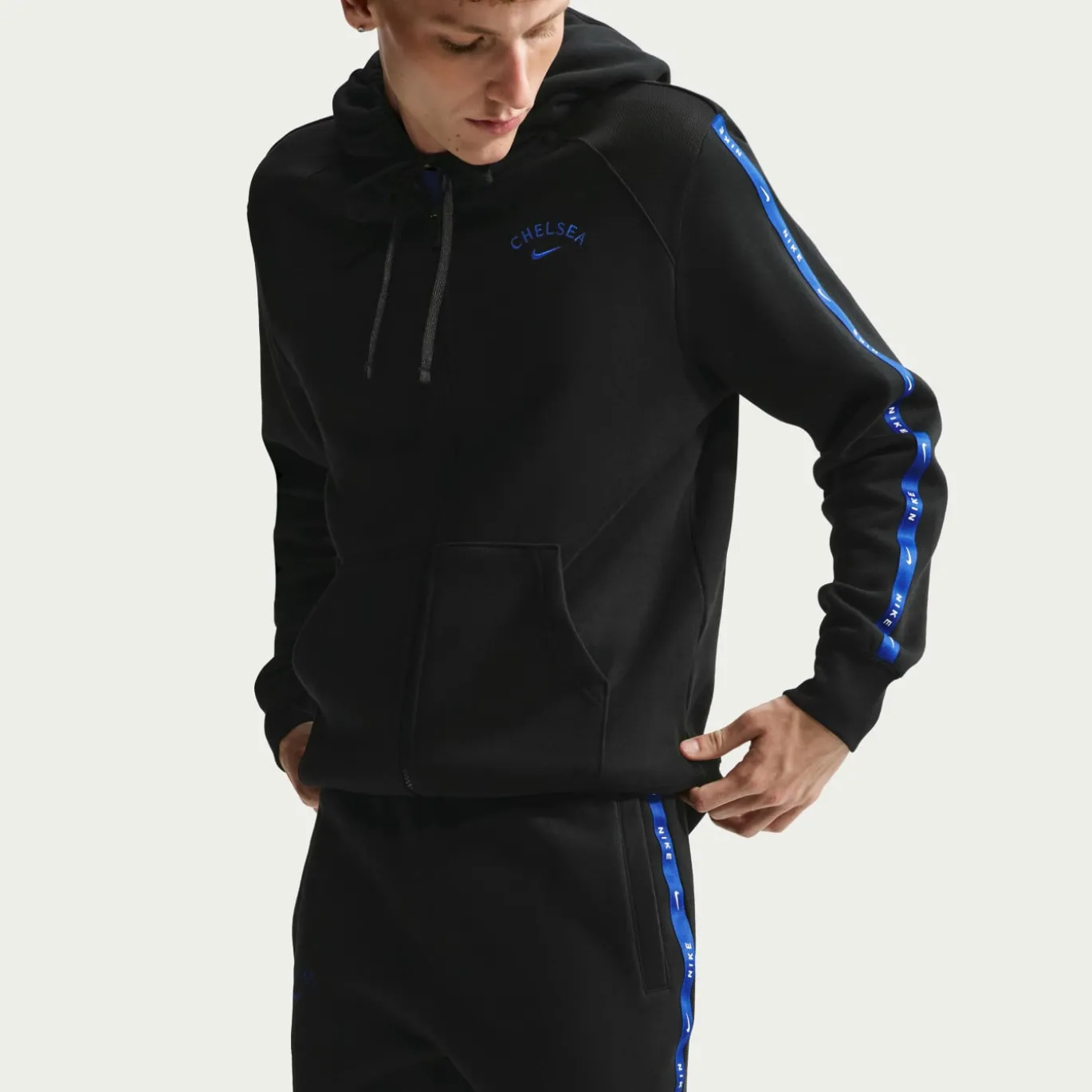Nike Chelsea City Side Fleece Joggingbroek 2026-2027 Zwart Donkerblauw