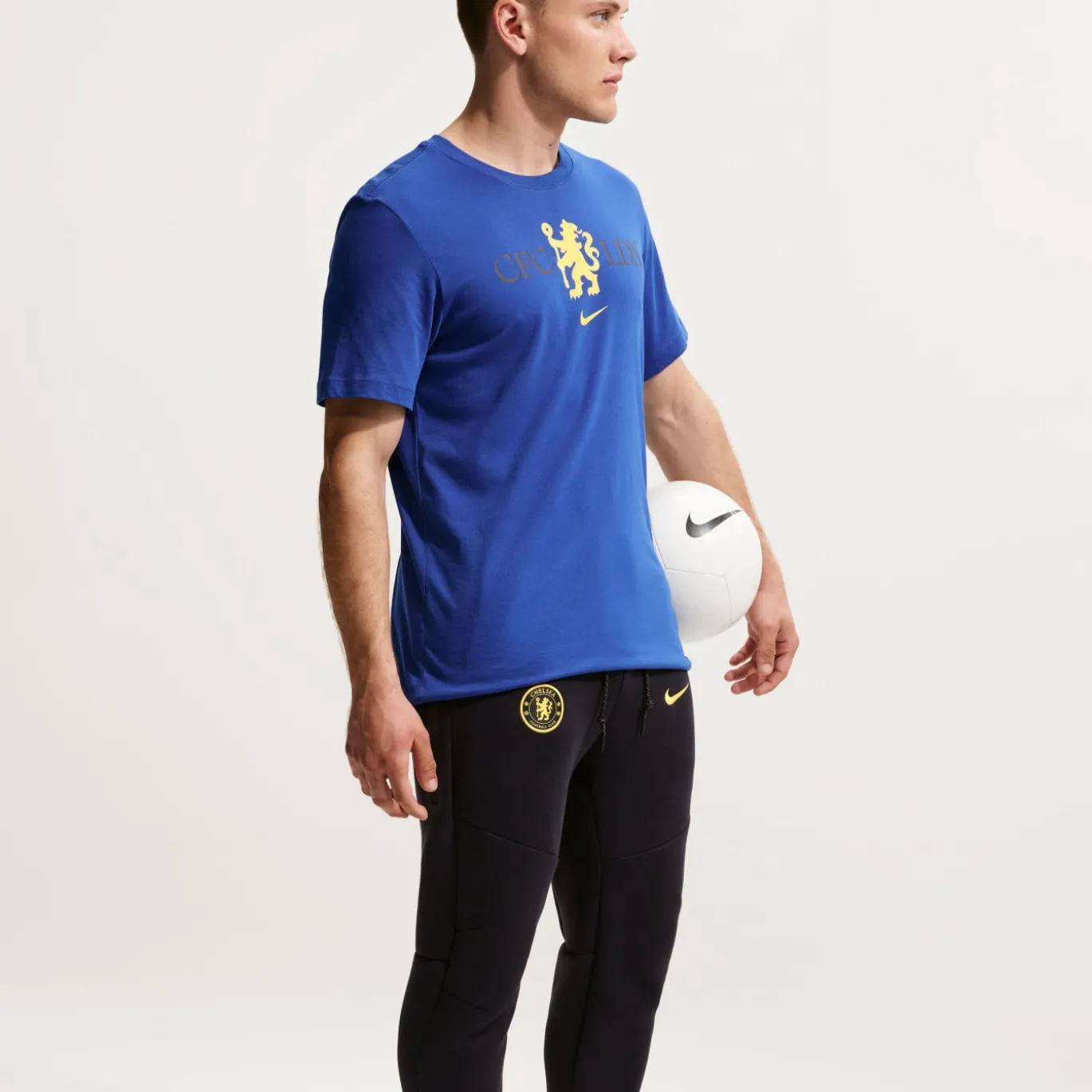 Nike Chelsea Tech Fleece Joggingbroek 2026-2027 Zwart Goudgeel