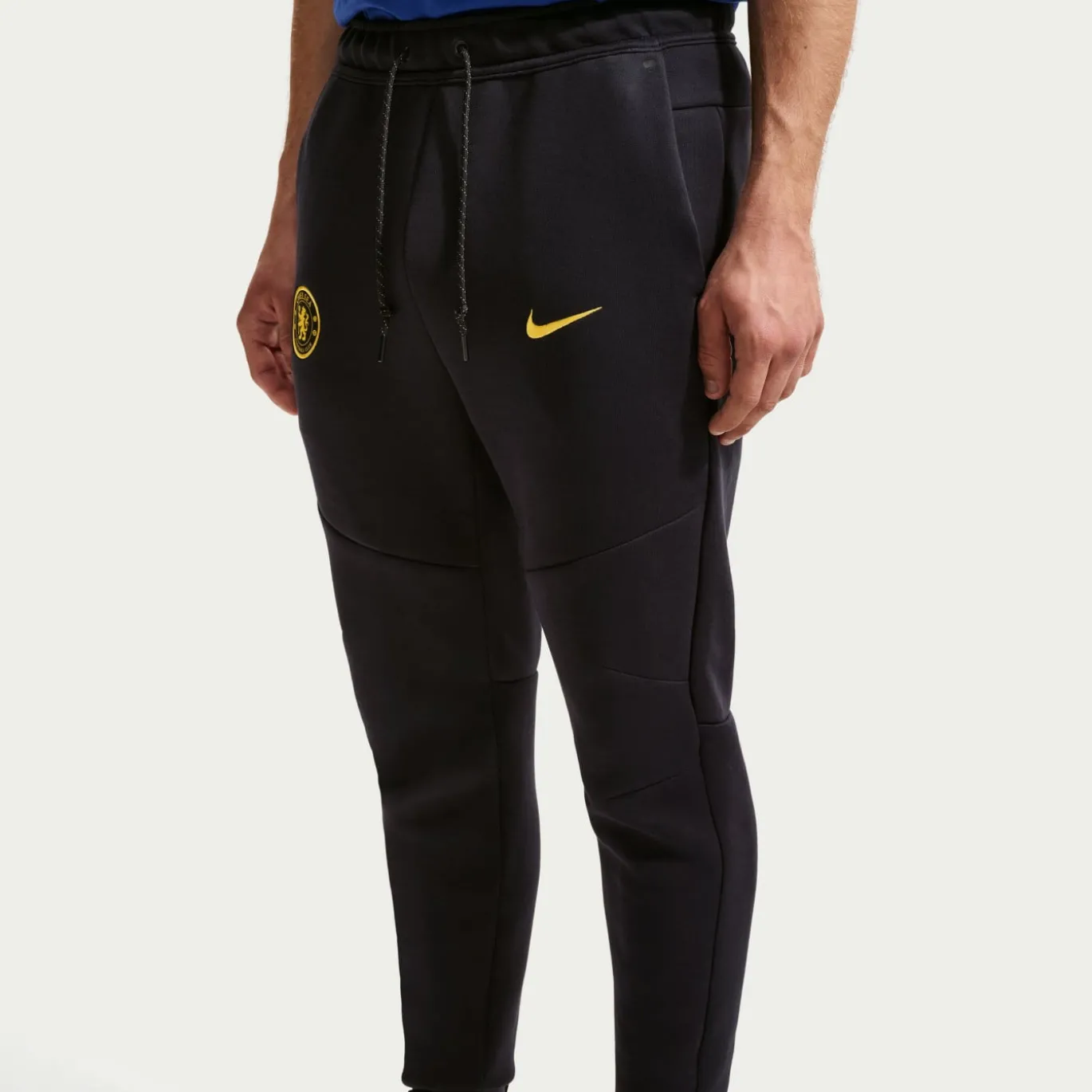 Nike Chelsea Tech Fleece Trainingspak 2026-2027 Zwart Goudgeel
