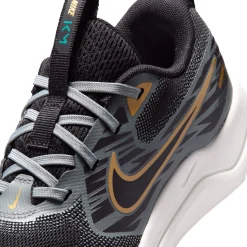 Nike Cosmic Runner Hardloopschoenen Zwart Zilvergrijs Goud