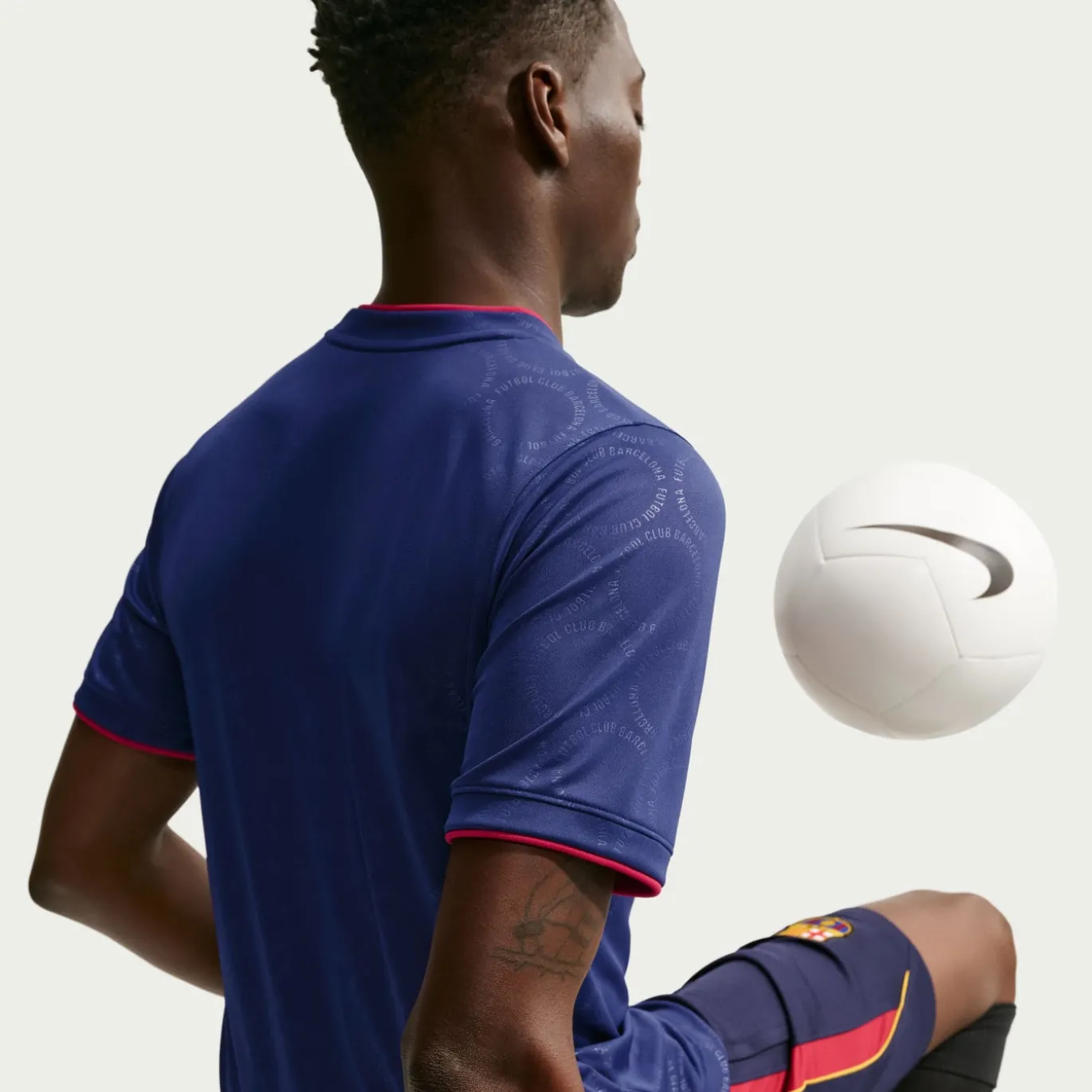 Nike FC Barcelona Pre-Match Trainingsshirt 2026-2027 Blauw Rood Geel