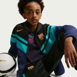 Nike FC Barcelona Sportswear Trainingspak 2026-2027 Kids Zwart Donkerblauw Blauwgroen Goudgeel