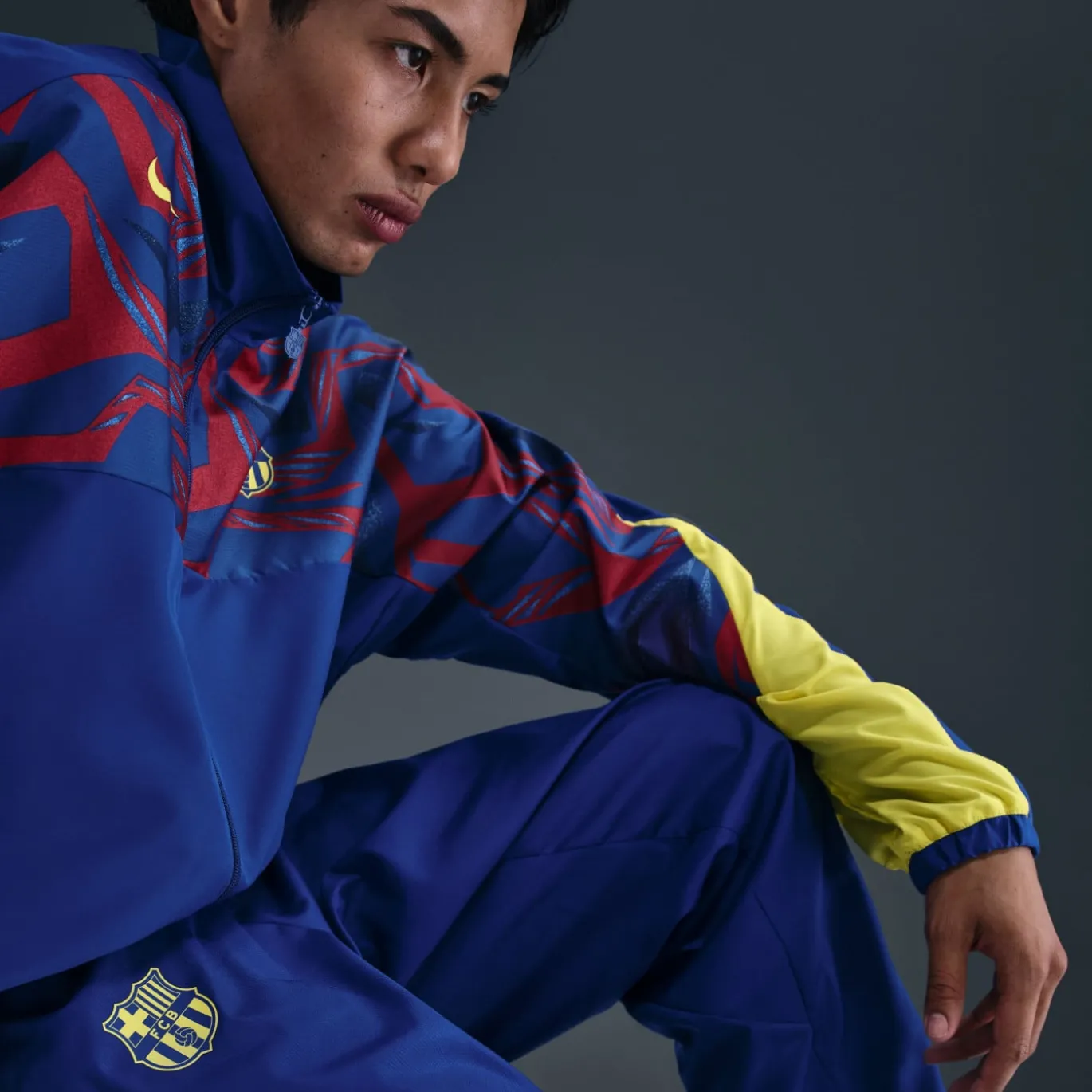 Nike FC Barcelona Woven Trainingsbroek 2025-2026 Donkerblauw Geel