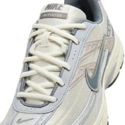 Nike Initiator Sneakers Lichtgrijs Lichtblauw Wit