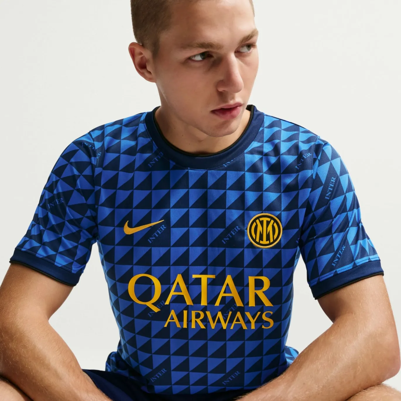 Nike Inter Milan Pre-Match Trainingsshirt 2026-2027 Blauw Donkerblauw Goud
