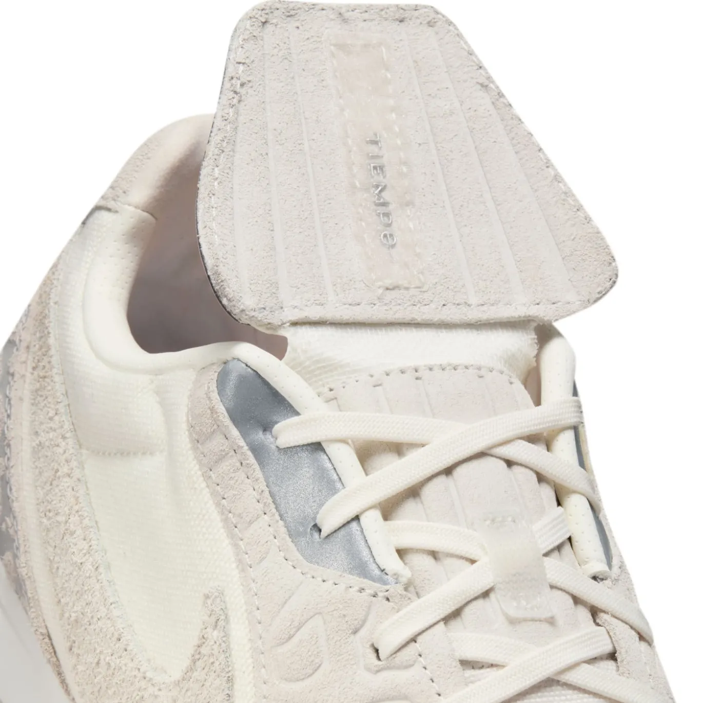Nike Jordan Tiempo Streetgato SE Straatvoetbalschoenen Beige Zilver Felrood