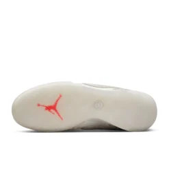 Nike Jordan Tiempo Streetgato SE Straatvoetbalschoenen Beige Zilver Felrood