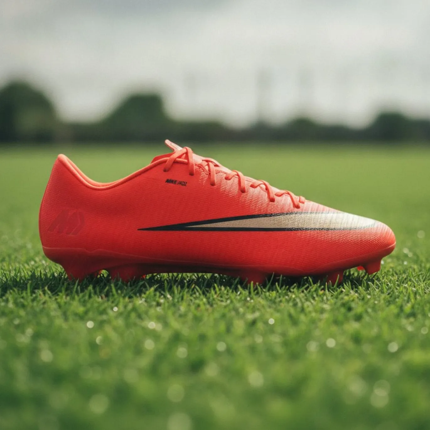Nike Mercurial Vapor 17 Academy Gras / Kunstgras Voetbalschoenen (MG) Felrood Zwart Goud