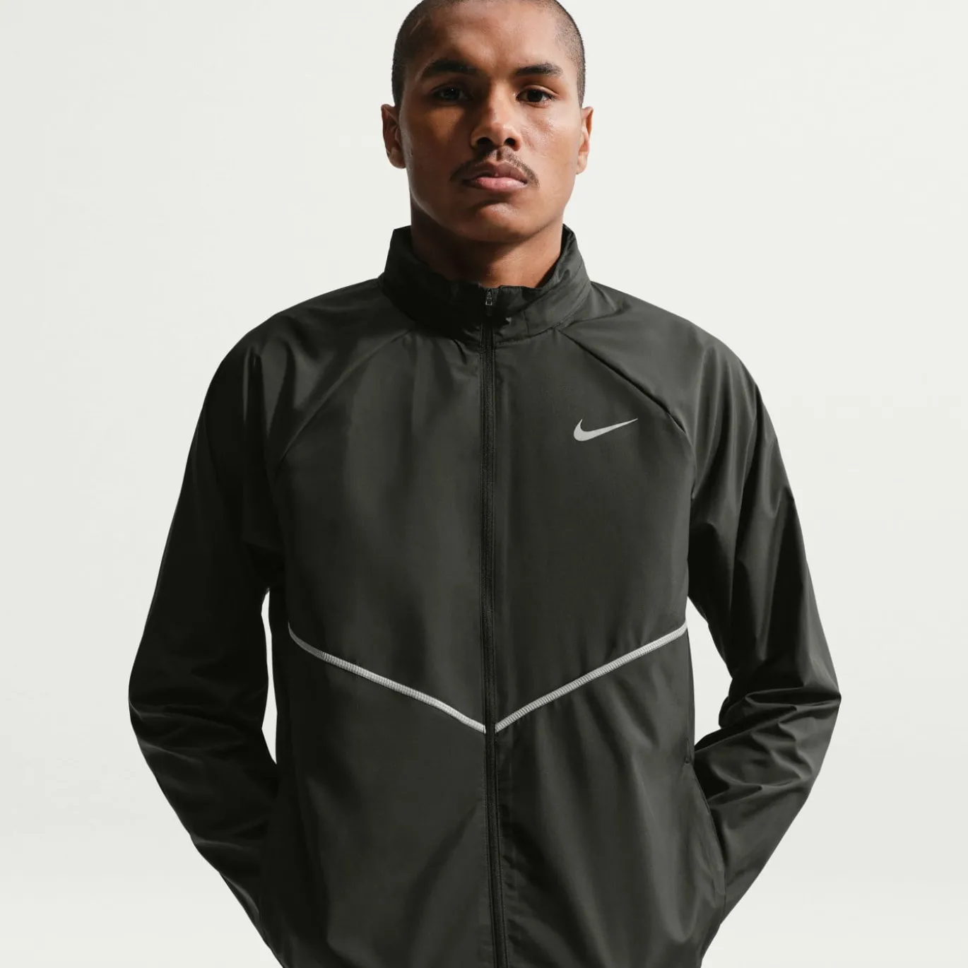 Nike Miler UV Repel Stride Trainingspak Zwart Zilver