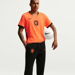 Nike Nederland Club Sportswear Joggingbroek 2026-2028 Zwart Oranje