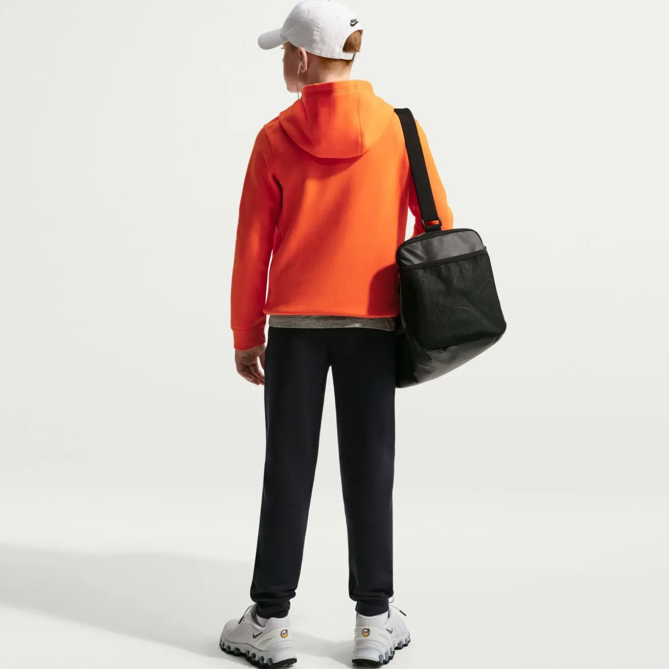 Nike Nederland Club Sportswear Trainingspak Hooded 2026-2028 Kids Oranje Zwart