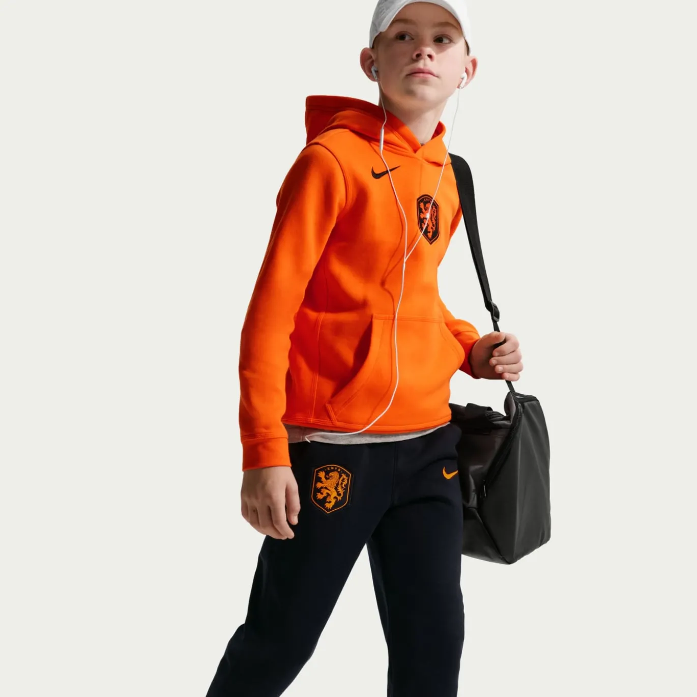 Nike Nederland Club Sportswear Trainingspak Hooded 2026-2028 Kids Oranje Zwart