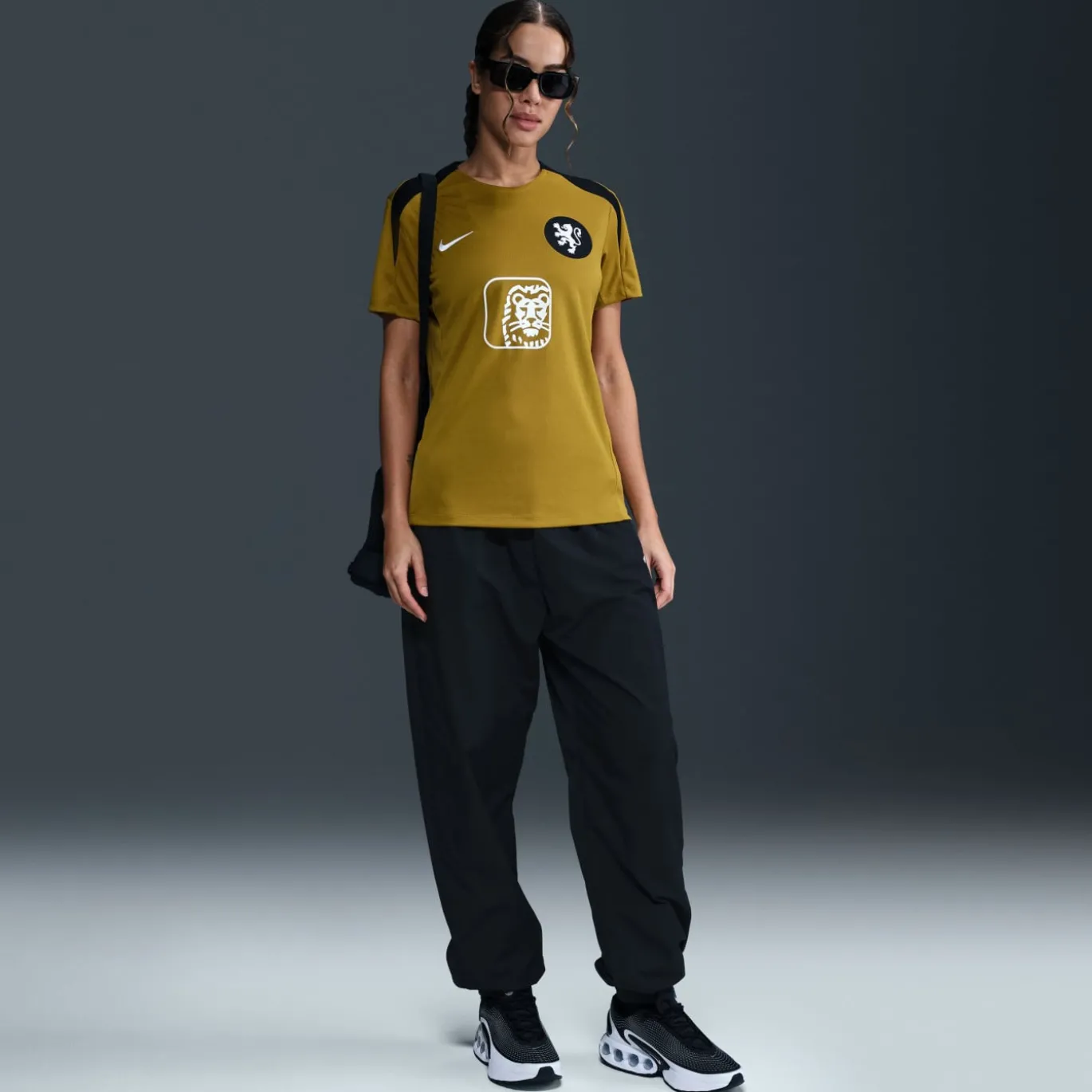 Nike Nederland Strike Trainingsshirt OranjeLeeuwinnen 2025-2027 Dames Brons Zwart Wit