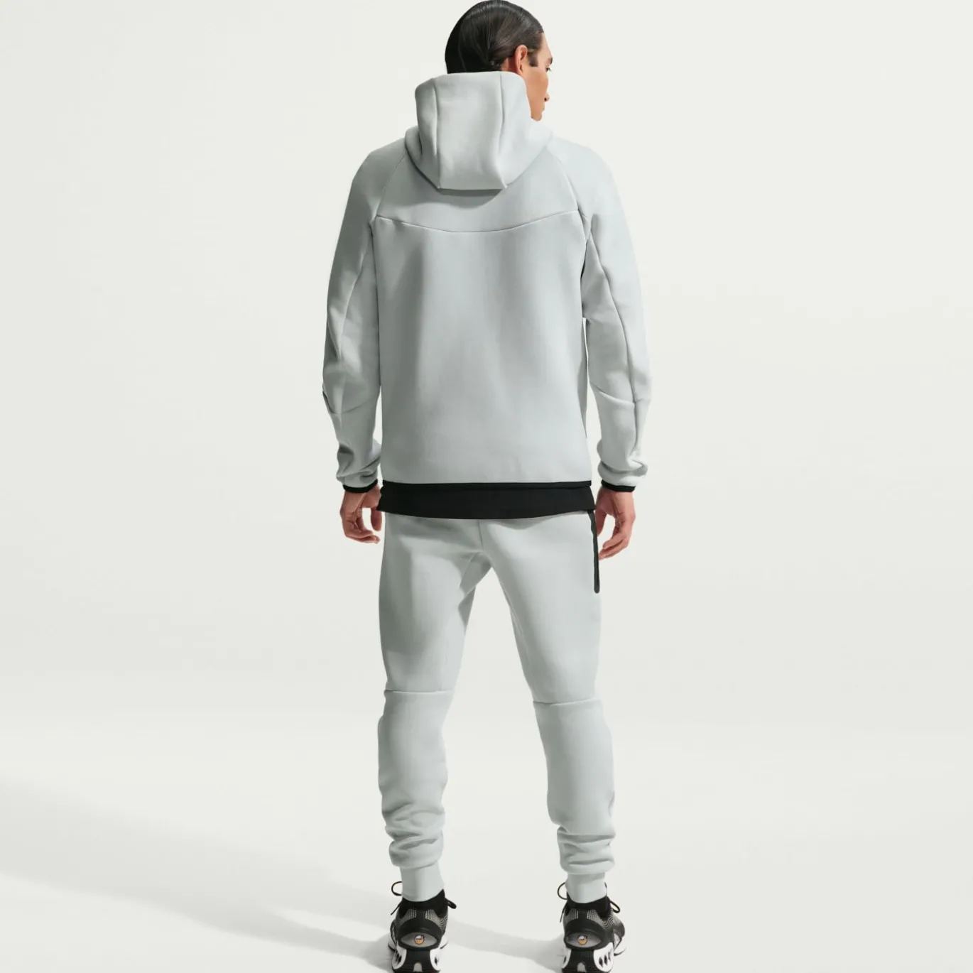 Nike Nederland Tech Fleece Trainingspak 2026-2028 Lichtgrijs Zwart Feloranje
