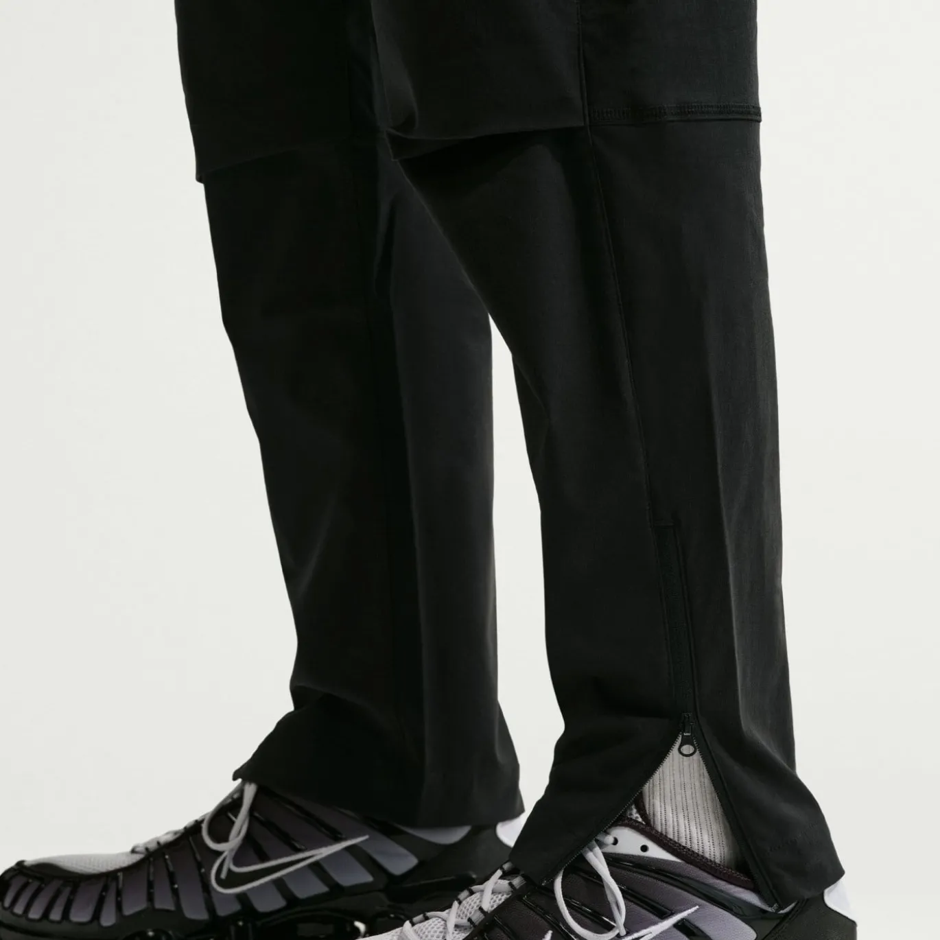 Nike Paris Saint-Germain Tech Woven Trainingsbroek 2026-2027 Zwart Wit