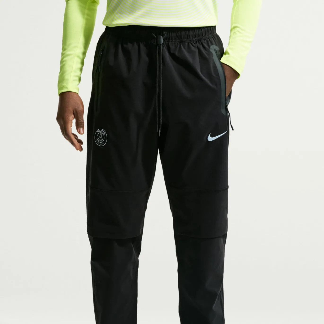 Nike Paris Saint-Germain Tech Woven Trainingsbroek 2026-2027 Zwart Wit