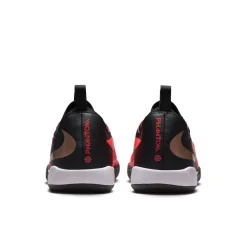Nike Phantom 6 Low Academy Zaalvoetbalschoenen (IN) Kids Zwart Felrood Goud