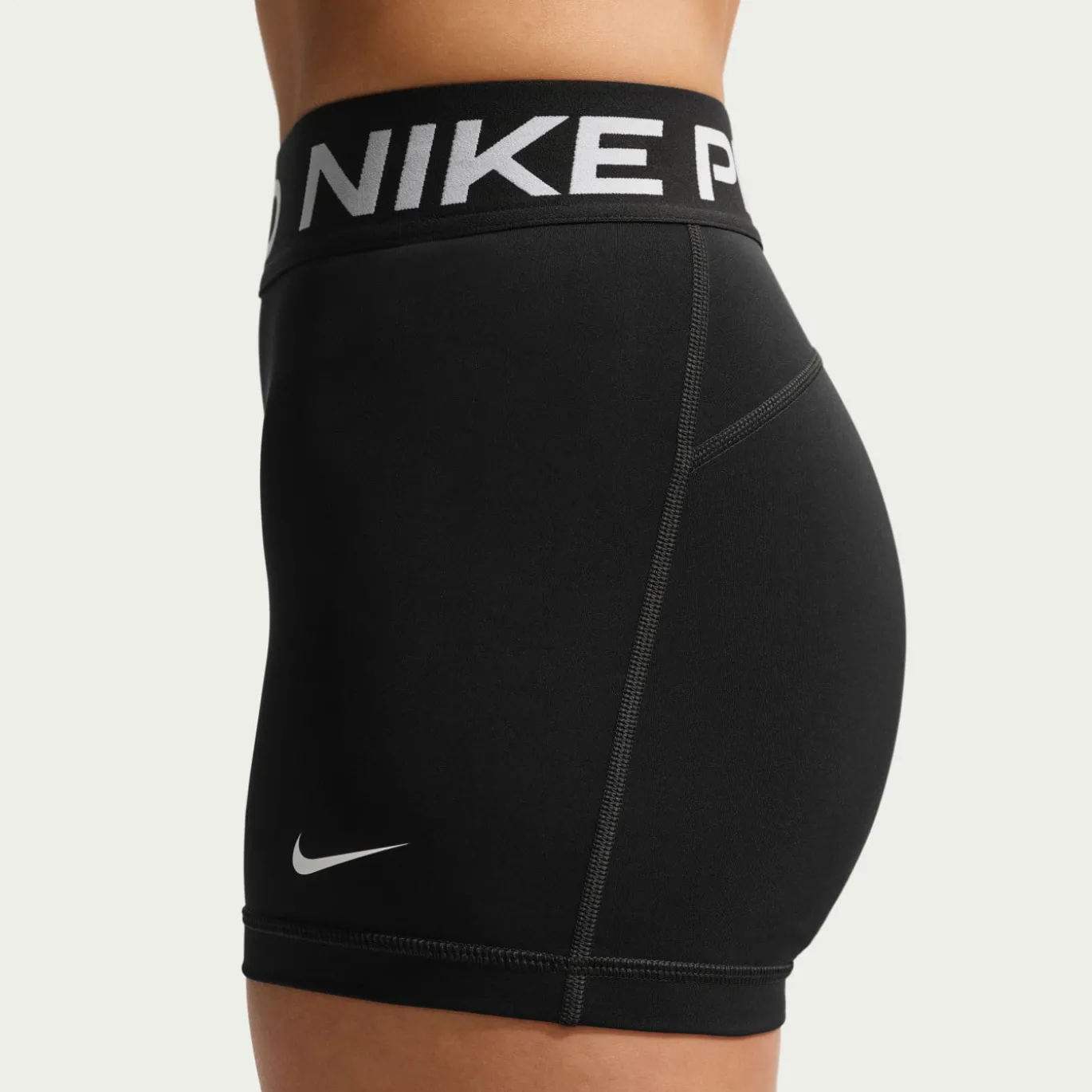 Nike Pro 365 Mid-Rise Sportbroekje (8cm) Dames Zwart Wit