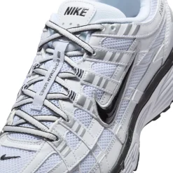 Nike P-6000 Sneakers Wit Metallic Silver Zwart