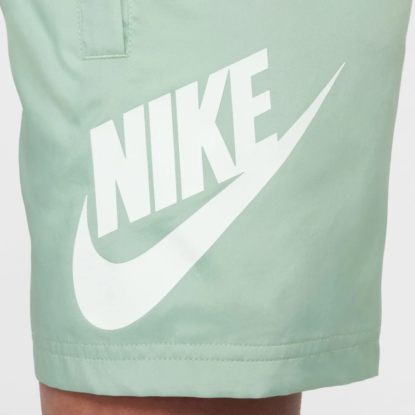 Nike Sportswear Club Broekje Woven Kids Lichtgroen Wit