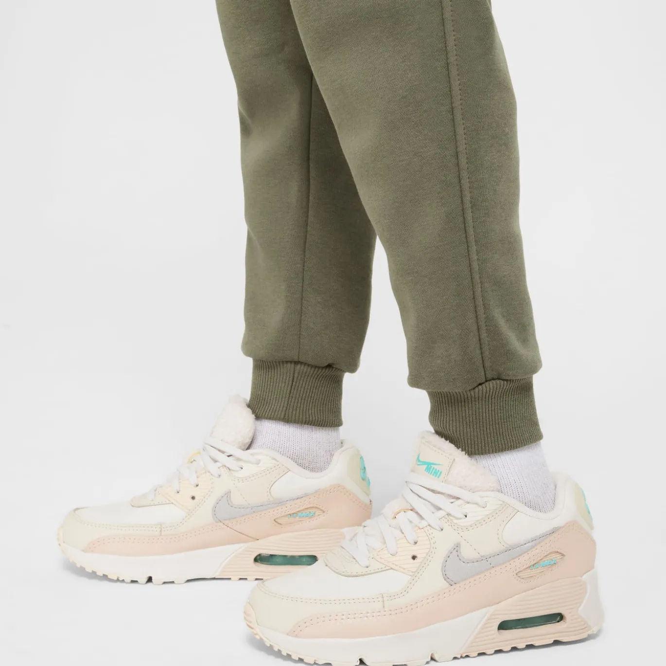 Nike Sportswear Club Fleece Trainingspak Kids Olijfgroen Wit