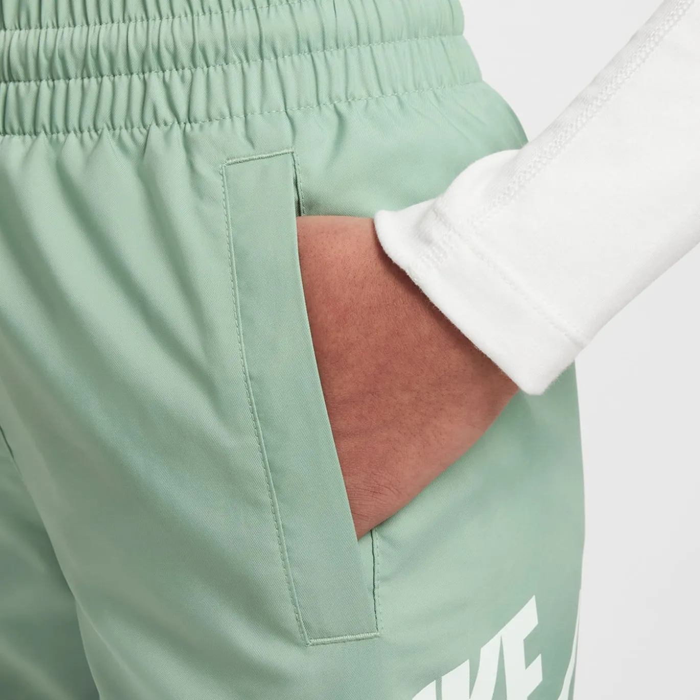 Nike Sportswear Club Zomerset Kids Lichtgroen Wit