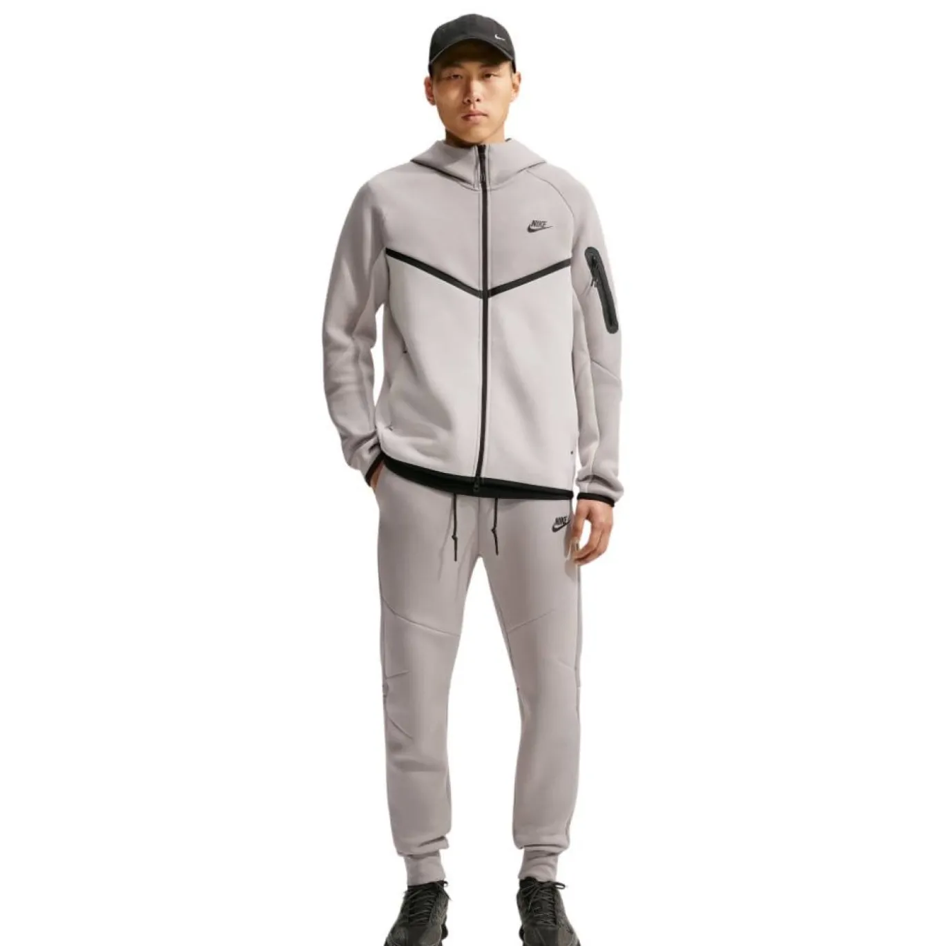 Nike Tech Fleece Sportswear Joggingbroek Lichtgrijs Beige Zwart
