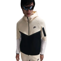 Nike Tech Fleece Sportswear Trainingspak Beige Zwart Gebroken Wit