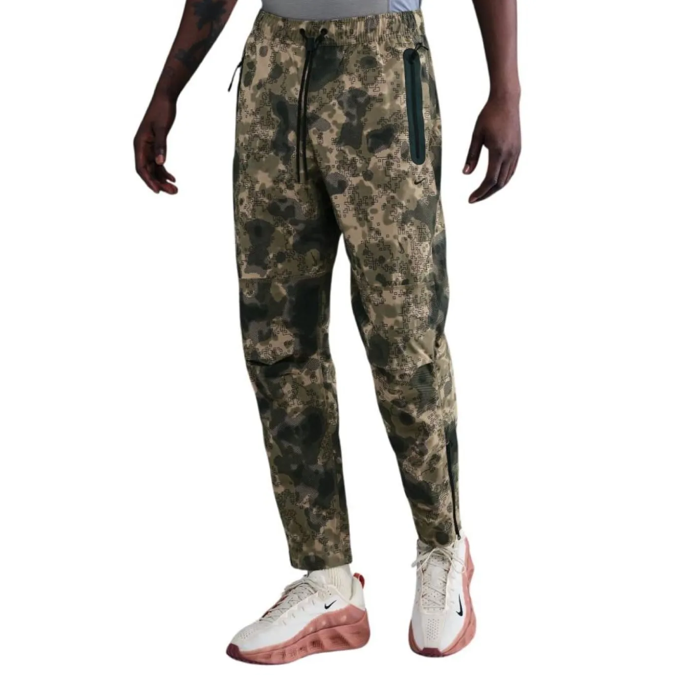 Nike Tech Sportswear Woven Joggingbroek Camo
