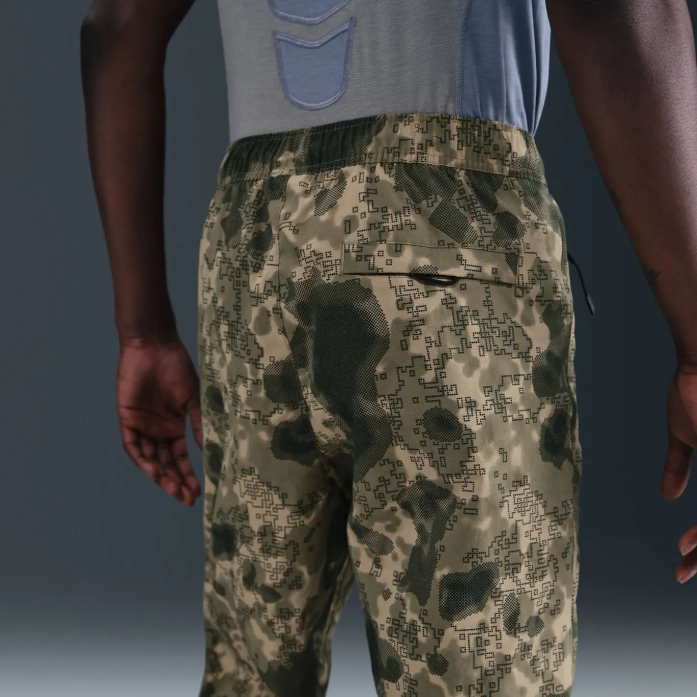 Nike Tech Sportswear Woven Joggingbroek Camo