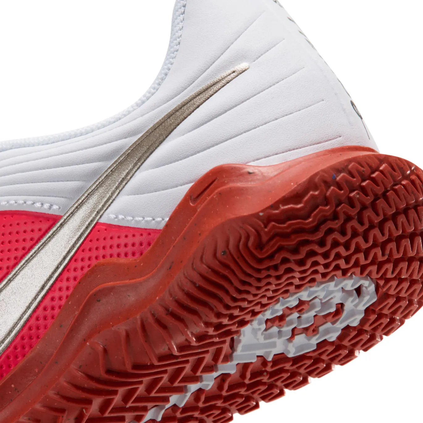 Nike Tiempo Maestro Club Zaalvoetbalschoenen (IN) Kids Wit Felrood Goud