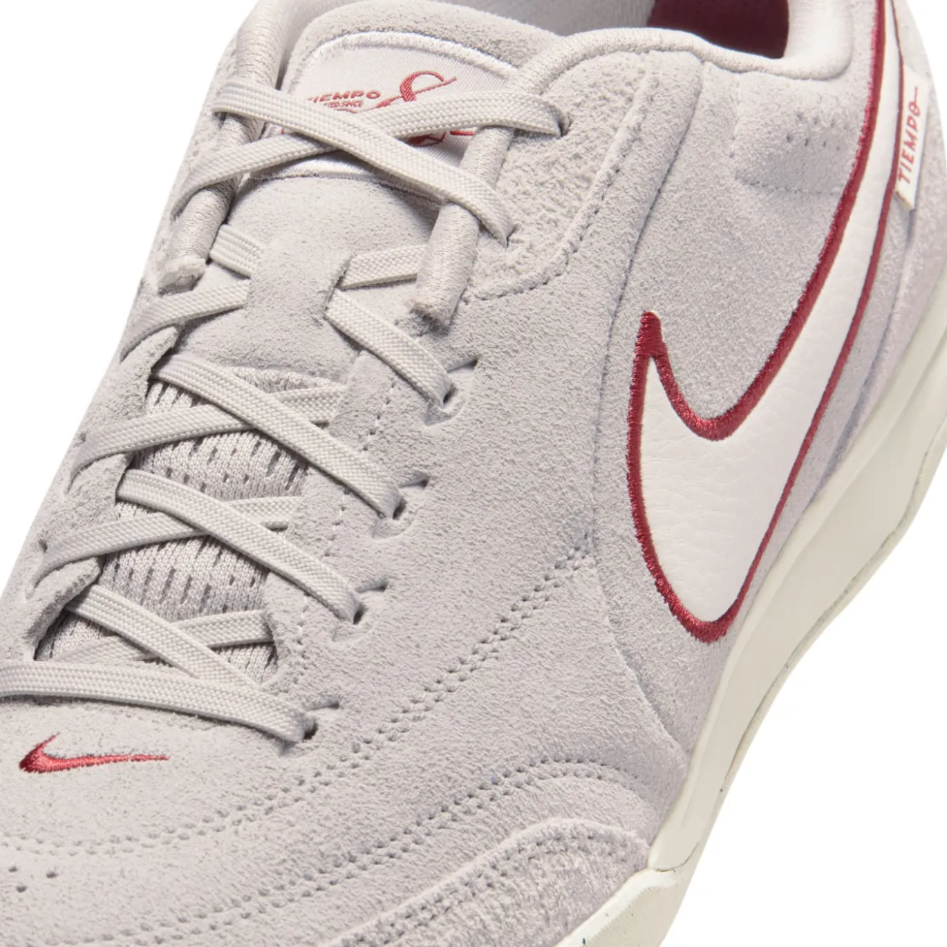 Nike Tiempo Streetgato Premium Straatvoetbalschoenen Grijs Wit Bordeauxrood