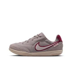 Nike Tiempo Streetgato Premium Straatvoetbalschoenen Kids Grijs Wit Bordeauxrood