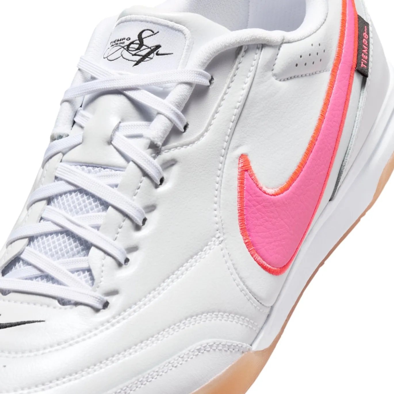 Nike Tiempo Streetgato Premium Straatvoetbalschoenen Wit Felroze Zwart